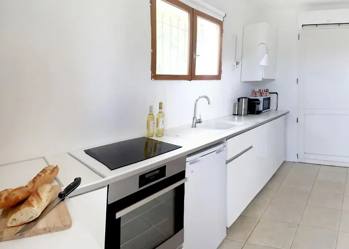Privater Rueckzugsort In Den Bergen In Suedfrankreich By Interhome Nyaraló