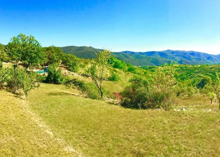 Nyaraló Privater Rueckzugsort In Den Bergen In Suedfrankreich By Interhome *